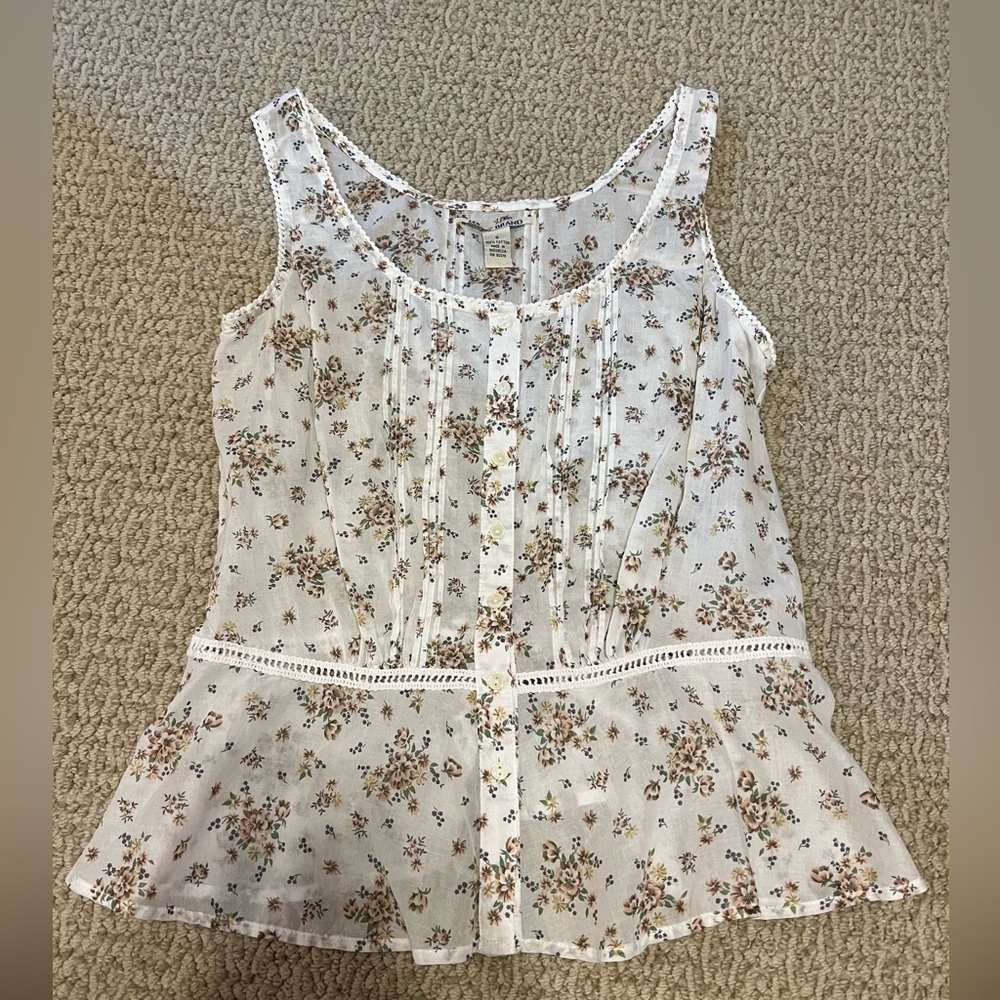 Lucky Brand floral tanktop
Size small